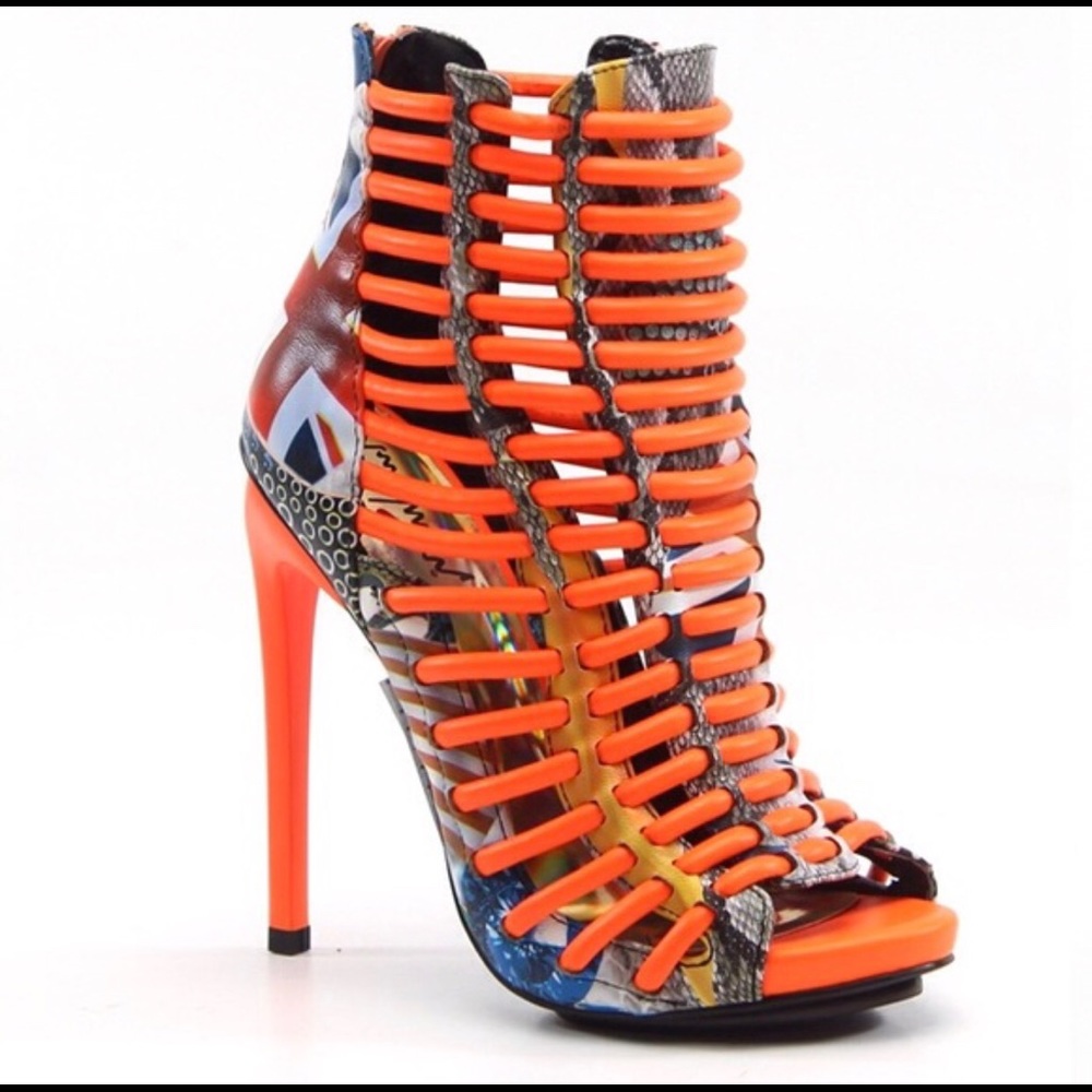 Brand new. Never worn Luichiny 4.5 inch heels